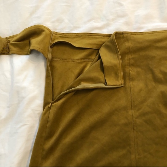 MOLLY BRACKEN faux suede belted skirt. Size S. - Picture 5 of 11
